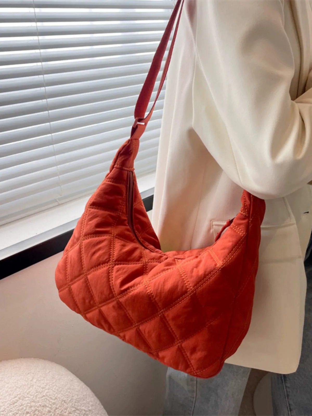 Canvas down Bag Female 2024 New Arrival Tide Fashion Shoulder Bag Quilted Tote Bag Easiest for Match Large-Capacity Crossbody Bag