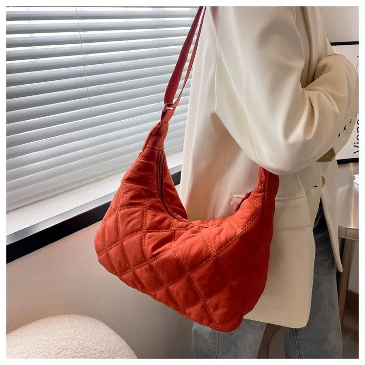 Canvas down Bag Female 2024 New Arrival Tide Fashion Shoulder Bag Quilted Tote Bag Easiest for Match Large-Capacity Crossbody Bag