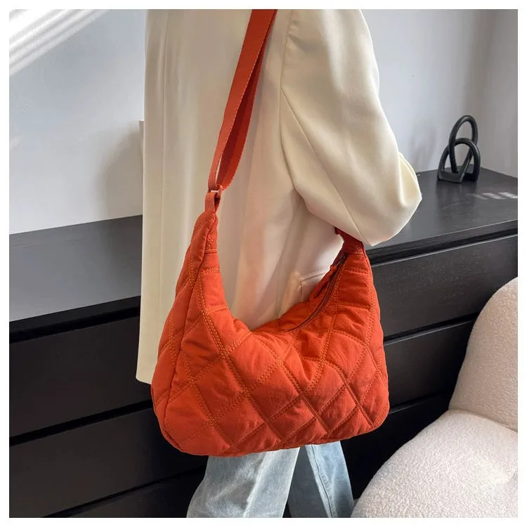 Canvas down Bag Female 2024 New Arrival Tide Fashion Shoulder Bag Quilted Tote Bag Easiest for Match Large-Capacity Crossbody Bag
