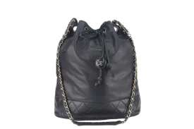 CHANEL VINTAGE BLACK LAMBSKIN BUCKET BAG WITH COIN POUCH GOLD HARDWARE NO HOLO, NO CARD AND NO DUST COVER