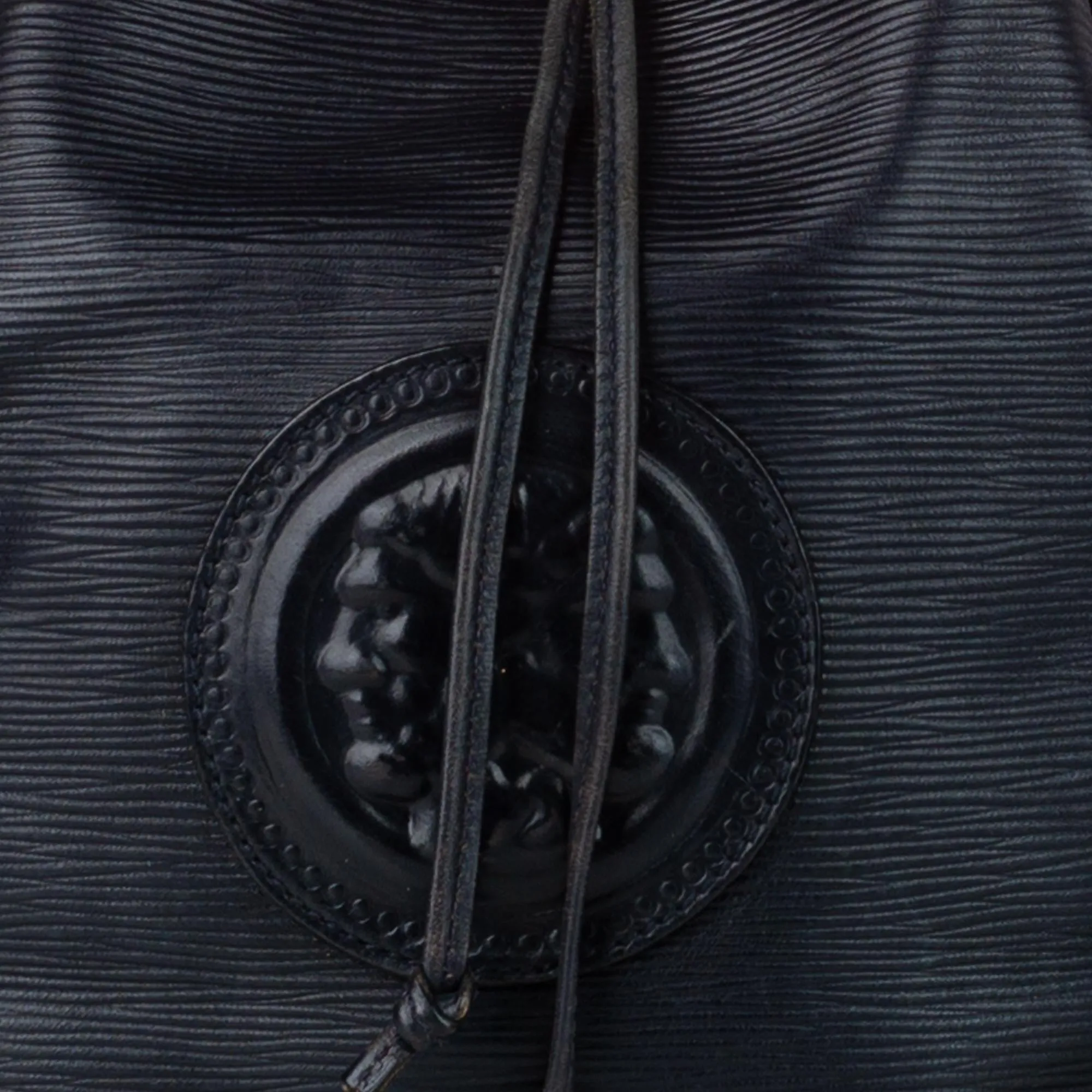 Fendi Mon Tresor Leather Bucket Bag (SHG-30890)