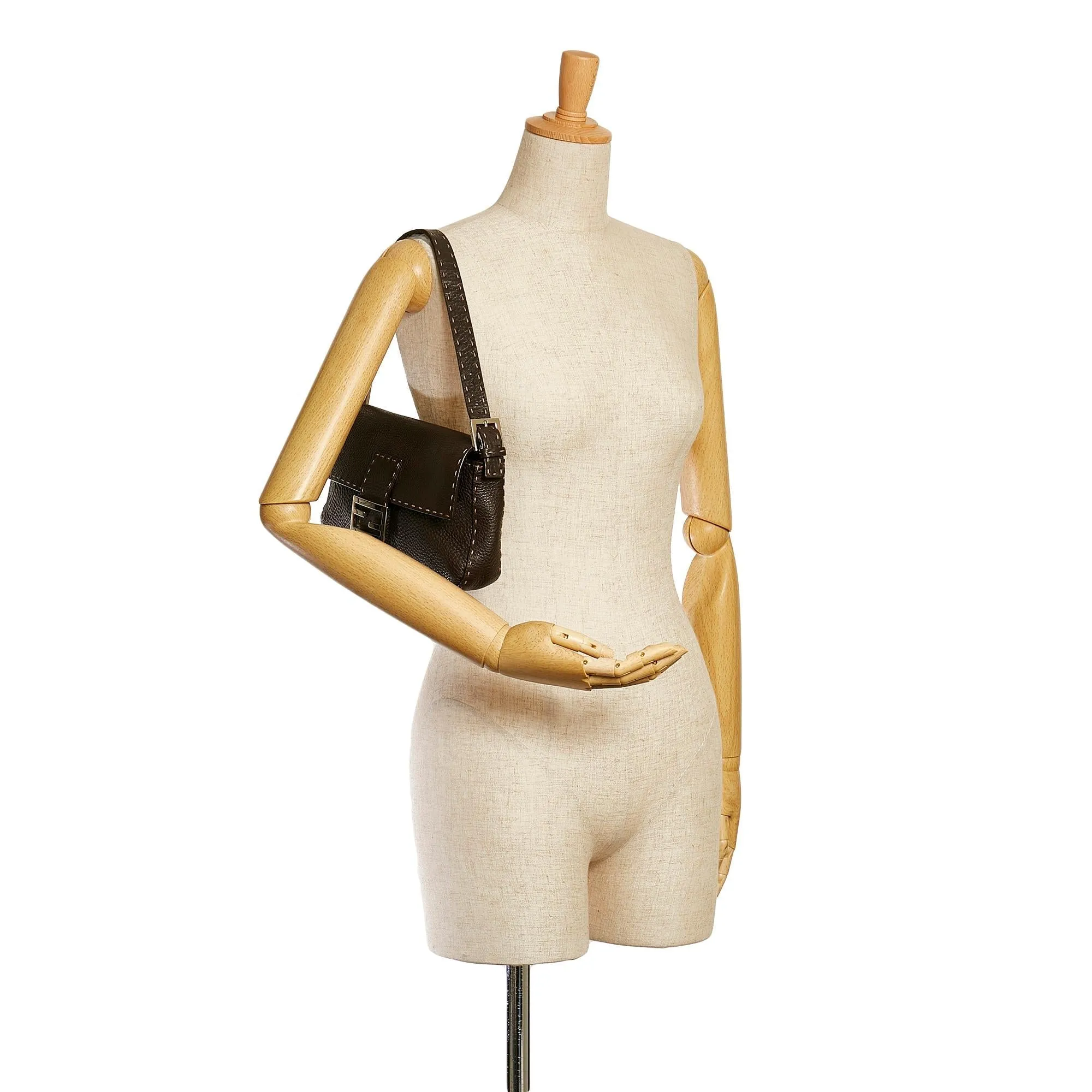 Fendi Selleria Leather Baguette (SHG-34890)