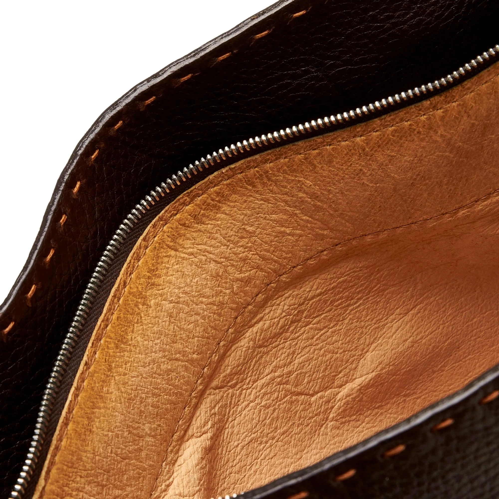 Fendi Selleria Shoulder Bag (SHG-ZtROJY)
