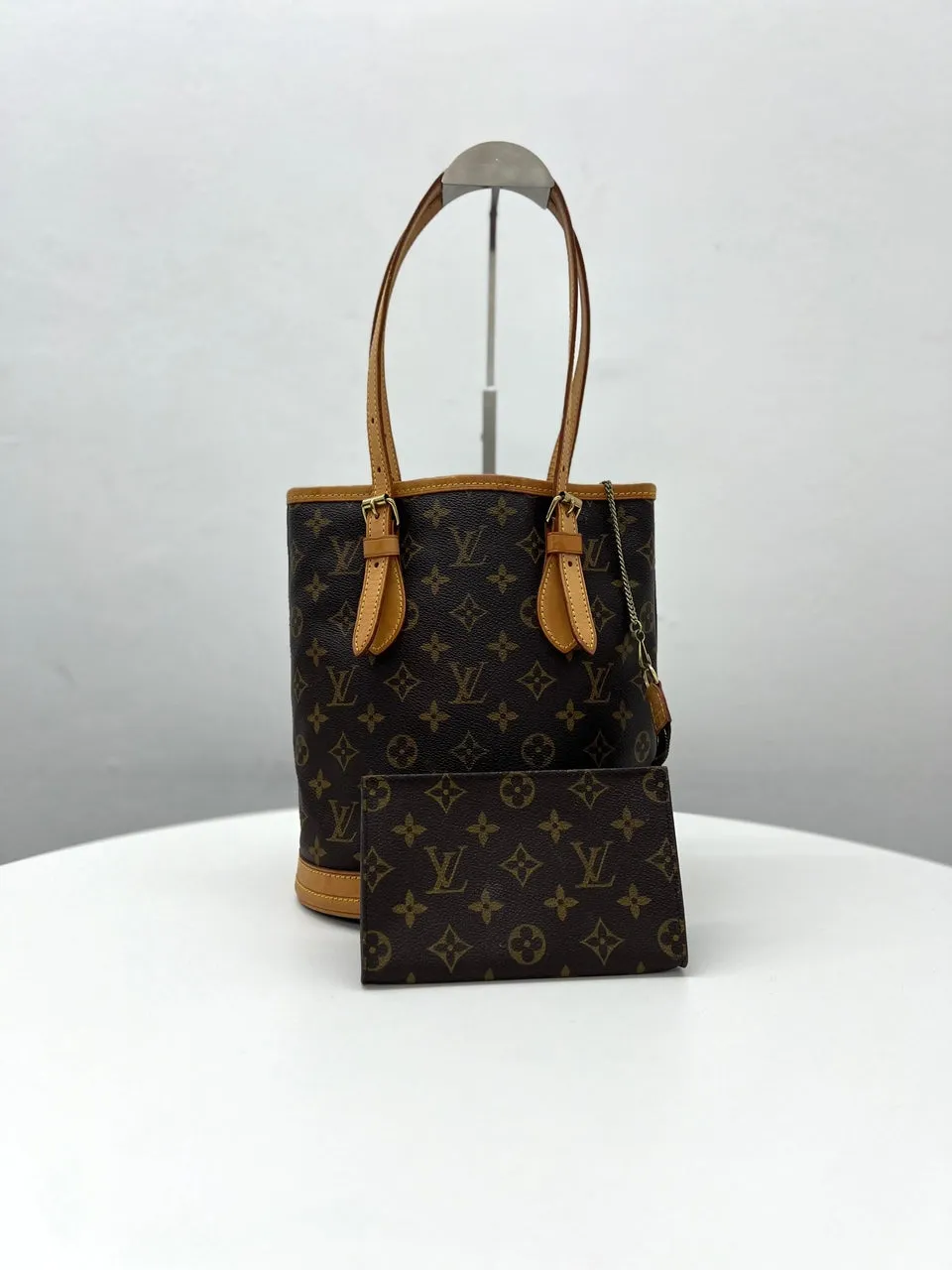 LV Monogram Petit Bucket
PM Tote Bag