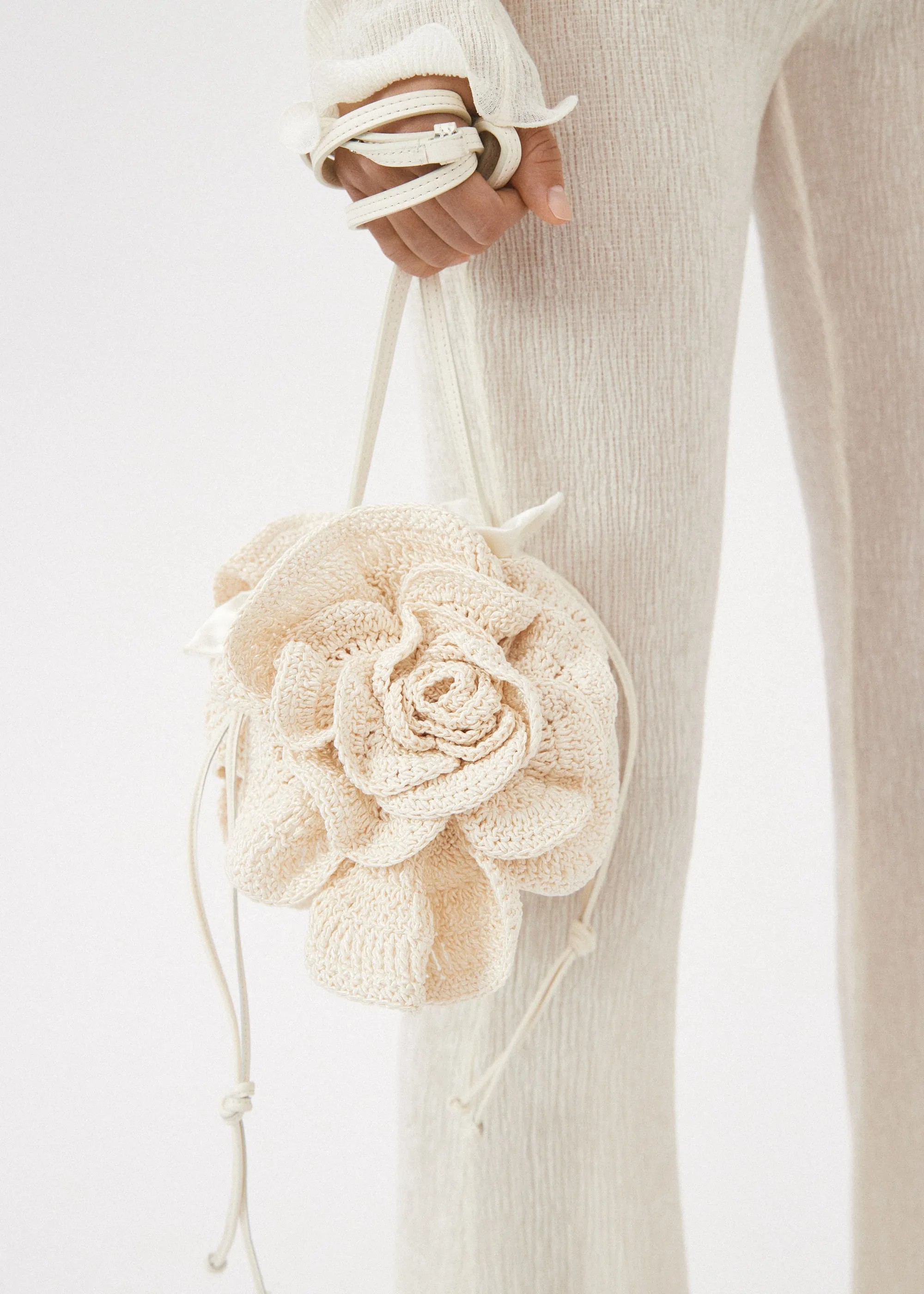 Magda bag in cream crochet