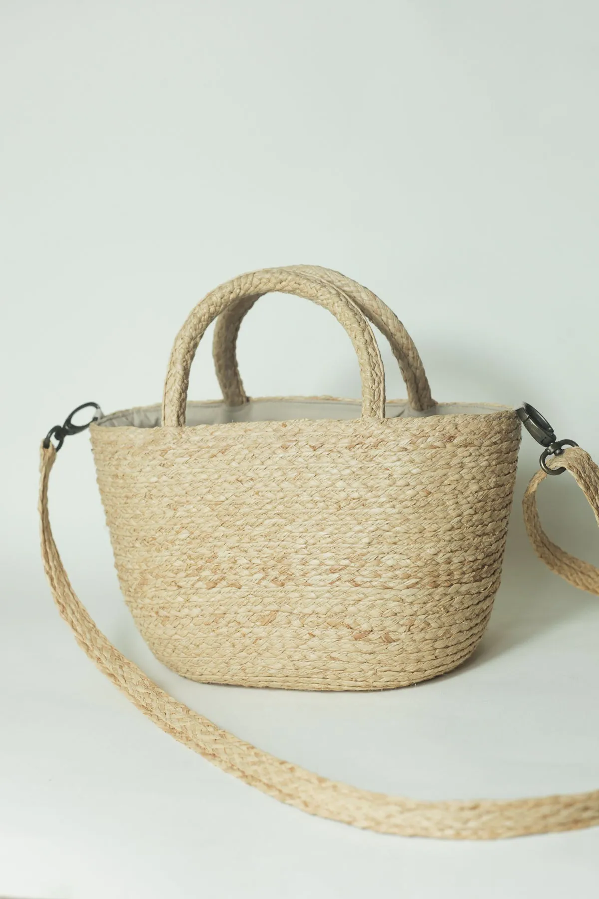 Ray raffia bucket bag